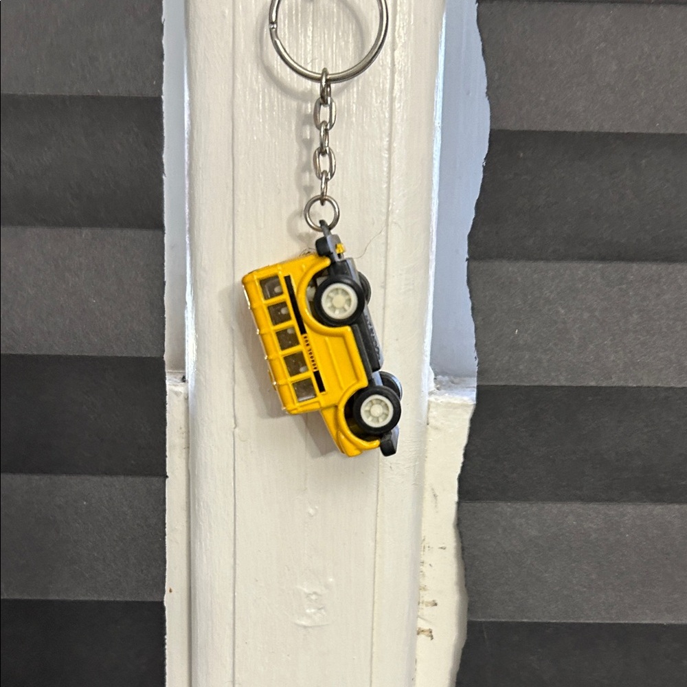 Yellow Key Holder Set - Picture 4 of 9